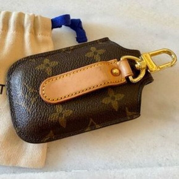 Louis Vuitton Key Ring - Picture 2 of 5